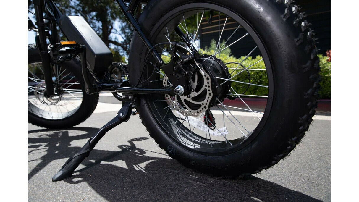 Mini Swell E-Bike, 4-Inch Wide Tires, Shimano 6-Speed, Speed Monitor, 3 Model Assistant, Feet Free, Battery Locker