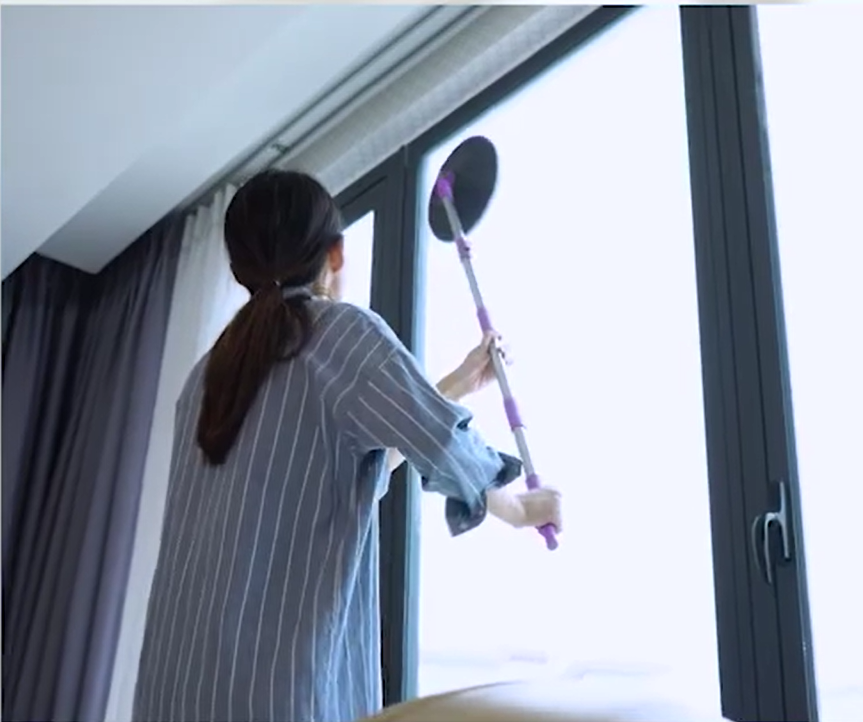 Clean Water Spin Mop, Separates the dirty and clean water Two bucket system is lightweight, compact and easy to store